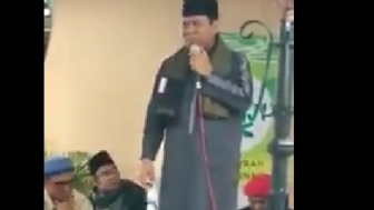 Nama Sugik Trending, Momen Gus Nur Ceramah Cebong Disemprit Emak-emak Dibalas Surah Al Isra Ayat 176 Padahal Cuma Sampe 111