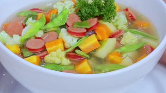 Resep Sayur Sop Sosis Cocok untuk Hidangan Sahur yang Menyehatkan