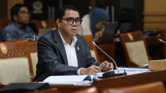 Arteria Dahlan Desak Bareskrim Polri Ciduk Akun Medsos yang Kritik DPR RI, Netizen: Norak! Dikritik Kinerjanya malah Main Lapor