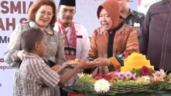 Gaduh Warganet Julid, Soroti Mensos Risma Potong Tumpeng Pagi-pagi Bulan Puasa