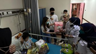 Nikita Willy Rayakan Ulang Tahun Baby Issa Bersama Anak-Anak Pasien Kanker, Netizen: Yang Ini Emang Beda!