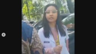 Viral! Video Dokter Marah-marah di Tempat Parkir, Nyaris Adu Jotos, Netizen Sorot Ekspresinya: Kejiwaannya Terganggu!