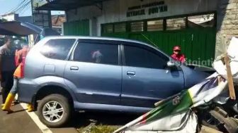 Ya Ampun! Mobil Pemudik Seruduk Tembok, Bayi 5 Bulan Tewas di Mojokerto