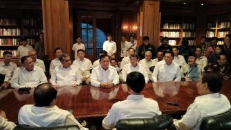 Sambangi Warga Saat Kunjungan ke Jogja, Prabowo Subianto Diteriaki Presiden 2024