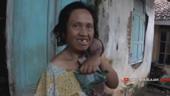 Miris, Perempuan di Majalengka Ini Peluk Boneka Lusuh yang Dianggap Anaknya Selama 18 Tahun