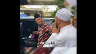 Habib Syech Dibuat Terkejut Saat Melihat Tumpukan di Dalam Mobil Dinas Ganjar Pranowo: Ya Allah
