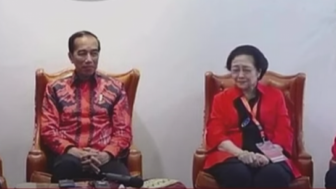Senyum-senyum Jokowi dan Megawati Saat Disinggung Proposal Perdamaian Prabowo Subianto yang Ditolak Ukraina