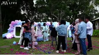Gen Halilintar Datang di Acara Gender Reveal Anak Kedua Aurel, Netizen: Semoga di Indonesia Sampai Lahir
