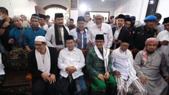 Cerita Kiai Sofyan Melihat Sosok Anies Baswedan di Pejaman Matanya Saat Baca Shalawat