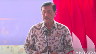 Menteri Luhut Lapor Jokowi Ada Investasi 1,3 miliar dolar AS dari Produsen Mobil Listrik, Tesla?