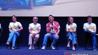 Garap Reboot Film Hits di Tahun 1987, Hanung Bramantyo Ungkap Kesulitan