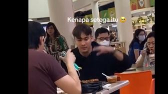 Wajah Santainya saat Makan di Mal bareng Temannya Viral, Rendy Kjaernett Banjir Nyinyiran Netizen