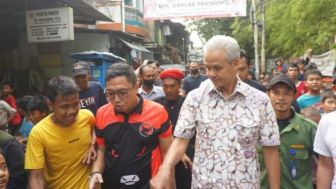 Bela Ganjar Pranowo yang Ikut Campur Urus DKI Jakarta, Denny Siregar Disemprot Netizen: Selesaikan Dulu Permasalahan di Jateng!