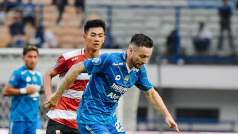 Hadapi Persib Bandung, Striker Bali United Ini Tak Sabar Duel dengan Marc Klok