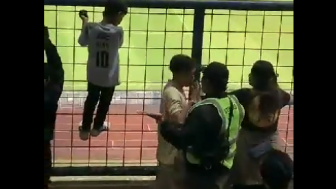 Viral Video Stewards Kesusahan Mengatur Suporter Sepak Bola di Indonesia, Ditegur Malah Ngamuk