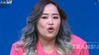 Pinkan Mambo Bantah Michelle Ashley Hanya Tamat SD, Netizen: Ibu Apaan Ini?