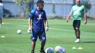 Ditunggu Bobotoh, Ini Potret Miro Petric Pimpin Latihan Persib Bandung