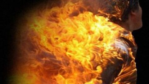 Tragis! Muslim Inggris Dibakar Orang Saat Pulang dari Masjid