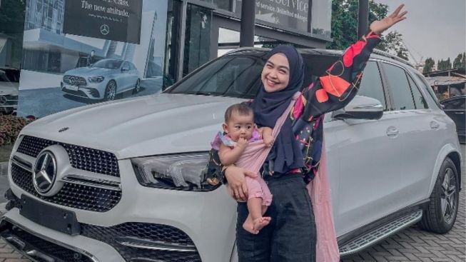 Demi Anak Tidak Menangis, Ria Ricis Rela Beli Mobil Mewah