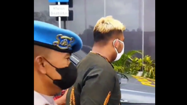 Pria "Sok Jago" Bawa Pedang di Solo Dibekuk, Mengaku Mabuk Cari Orang yang Goda Istrinya