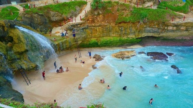 4 Pantai Indah di Pacitan, Pemandangannya Bikin Kagum