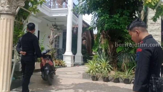 Rumah Mewah Ketua DPRD Jatim Kusnadi di Lamongan Ini Juga Diobok-obok KPK