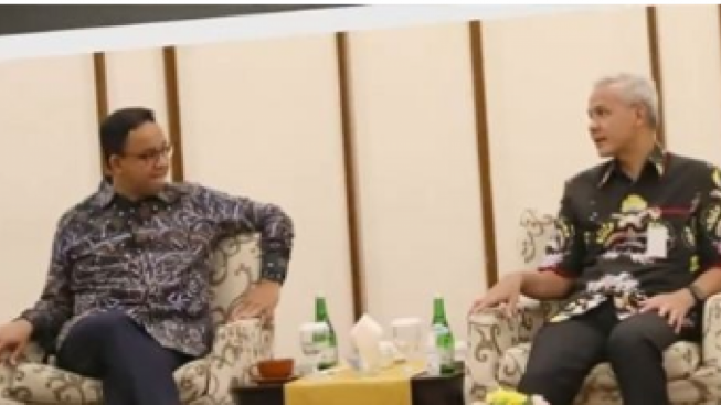 Ganjar Pranowo dan Anies Baswedan Sama-sama Kunjungi Suku Baduy, Netizen: Ketemuan Kah? Jangan Sampe Bu Mega Tahu