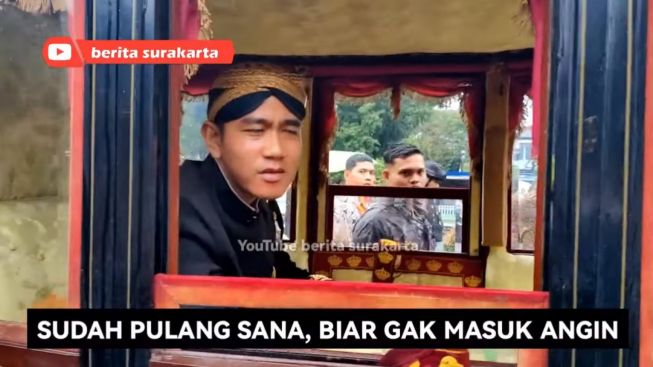 Kocak! Gibran Suruh Wartawan Pulang, Tak Tega Lihat Kehujanan