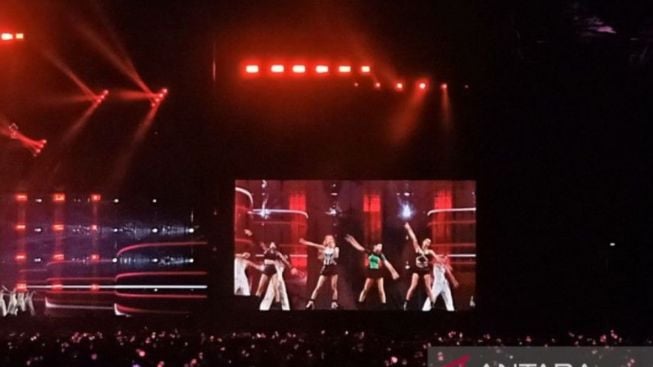 Konser di GBK, Blackpink Kepanasan dengan Udara di Jakarta