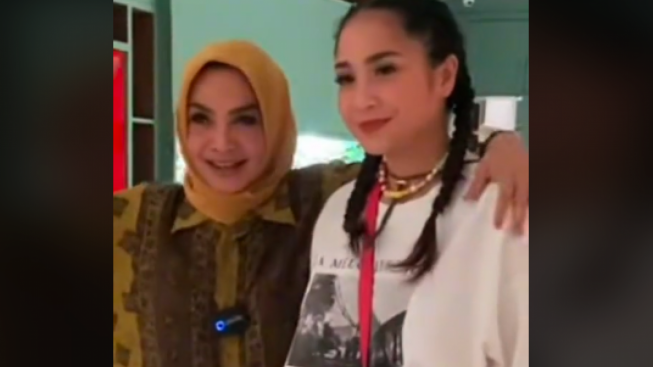 Nagita Slavina Nonton Konser Blackpink Pakai Sepatu Kets, Mama Rieta: Kaya Anak TK
