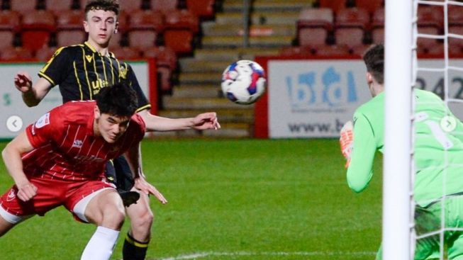 Booom! Ini Video Gol Elkan Baggott untuk Cheltenham Town FC Kalahkan Bristol Rovers