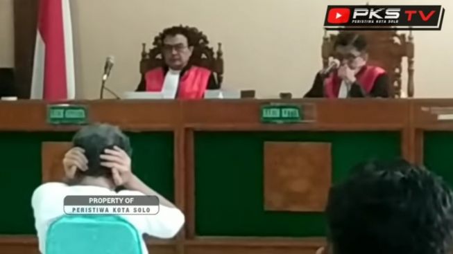 Geger! Sidang Tuntutan Kasus Ijazah Palsu Presiden Jokowi, Terdakwa Bambang Tri Mulyono Mendadak 'Budek' di Depan Hakim, Ada Apa?