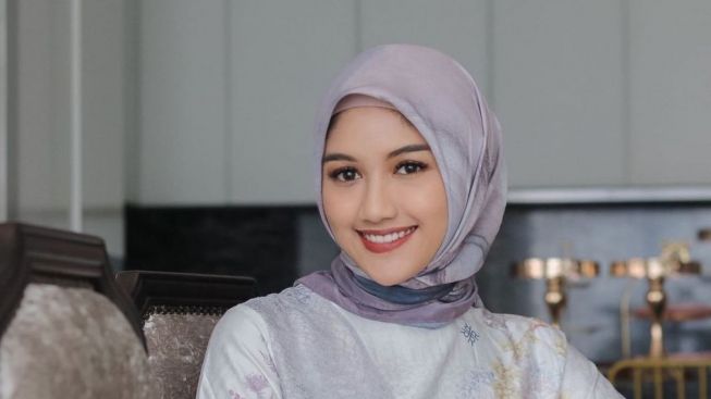 Kaesang Pangarep Unggah Foto Cantik Erina Gudono Berhijab, Ibu-Ibu: Emang Beda dari Suami Lain
