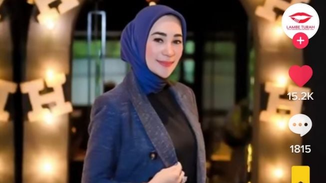 Istri Andre Taulany Diduga Sindir Orang Di Sosmed, Warganet: Kayak Status Ibu-Ibu Kampung