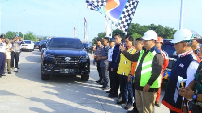 Urai Kemacetan Mudik, Hari Ini Jalan Tol Pasuruhan-Probolinggo Resmi Dibuka