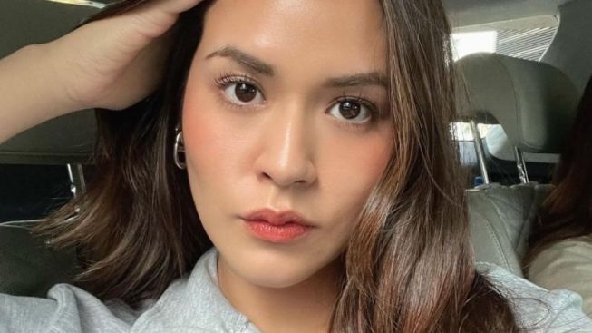Tips Mandi Ala Raisa Ampuh Hilangkan Stres, Sambil Putar Playlist Favorit