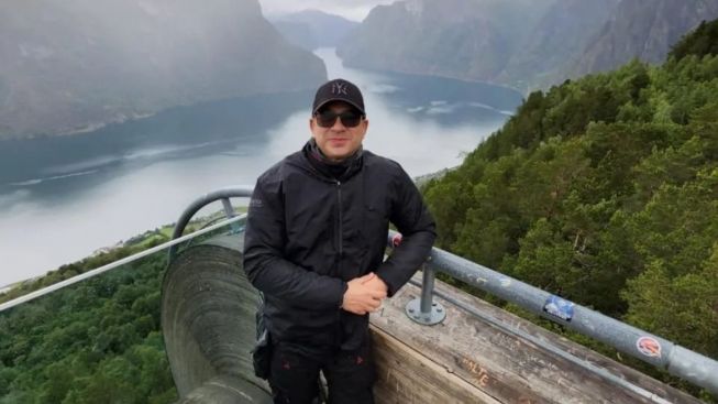 7 Artis yang Disebut Duda Keren, Ari Wibowo Menambah Deretannya?