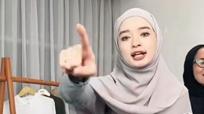 Ustaz Derry Spill Pendapatan Inara Rusli Saat Ini: Sebelumnya Dia Harus Menangis untuk Dapat Rp15 Juta