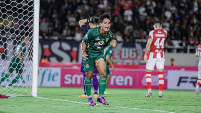 Toni Firmansyah Moncer di Laga Perdana Persebaya, Mulai Move On dari Marselino Ferdinan?