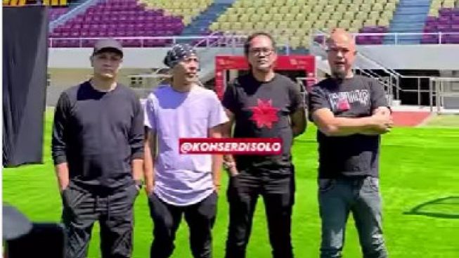 Cek Stadion Manahan untuk Konser Dewa 19, Ahmad Dhani Dirujak Suporter Persis Solo: Nggak Usah Nonton!