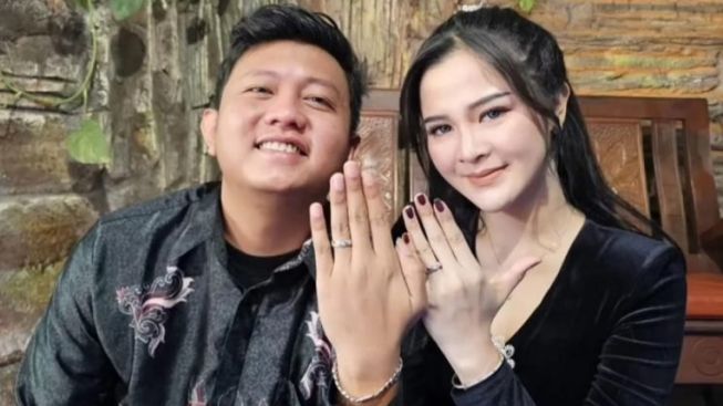 Denny Caknan Anggap Masa Lalu Istrinya hanya Candaan, Pak Danan Diubah jadi Ganan