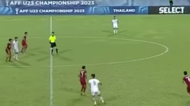 Wasit Final Piala AFF yang Rugikan Indonesia Akhirnya Dipecat, Benar?