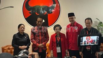 Jokowi Mesra Bareng Megawati dan Ganjar Pranowo, Netizen Singgung Baliho: Sebentar Lagi Hilang...