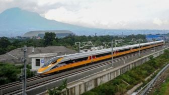 Pengamat Kebijakan Khawatirkan Kereta Cepat Bernasib Seperti Bandara Kertajati: Proyek Super Mahal Asal Jadi