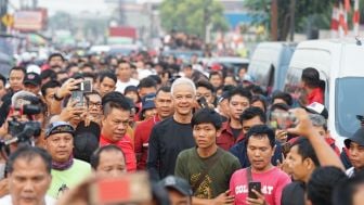 Sindir Bacapres yang Peluk-peluk Istri Orang, Jhon Sitorus Ungkap yang Dilakukan Ganjar Pranowo Saat Blusukan