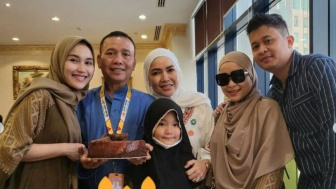 Keluarga Sampai Sudah Ikhlas, Ayah Rojak Jatuh dari Pohon, Ayu Ting Ting Beberkan Kronologinya, Benarkah?