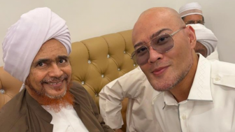 Penuh Haru! Deddy Corbuzier Ceritakan Momen Bertemu Habib Umar hingga Singgung Soal Amal Ibadah