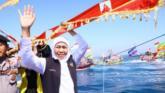 Laris Manis, Khofifah Diperebutkan Prabowo dan Ganjar