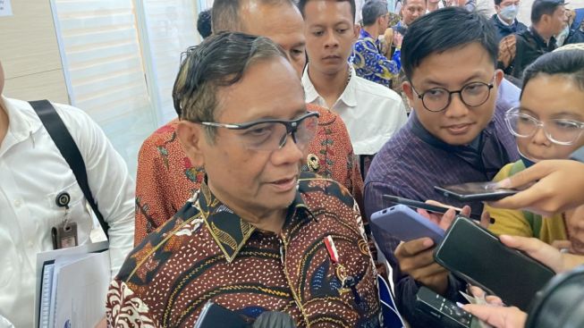 Mahfud MD Soal Minta Denny Indrayana Bantu Anies Jadi Capres: Jangan Pecah dari Dalam Lalu Nuding Pemerintah yang Mengganjal
