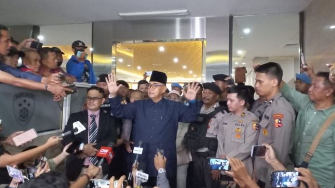 Pemimpin Al Zaytun Gugat MUI, Netizen Cium Kehadiran Bekingan Panji Gumilang: Dia Merasa Kuat...